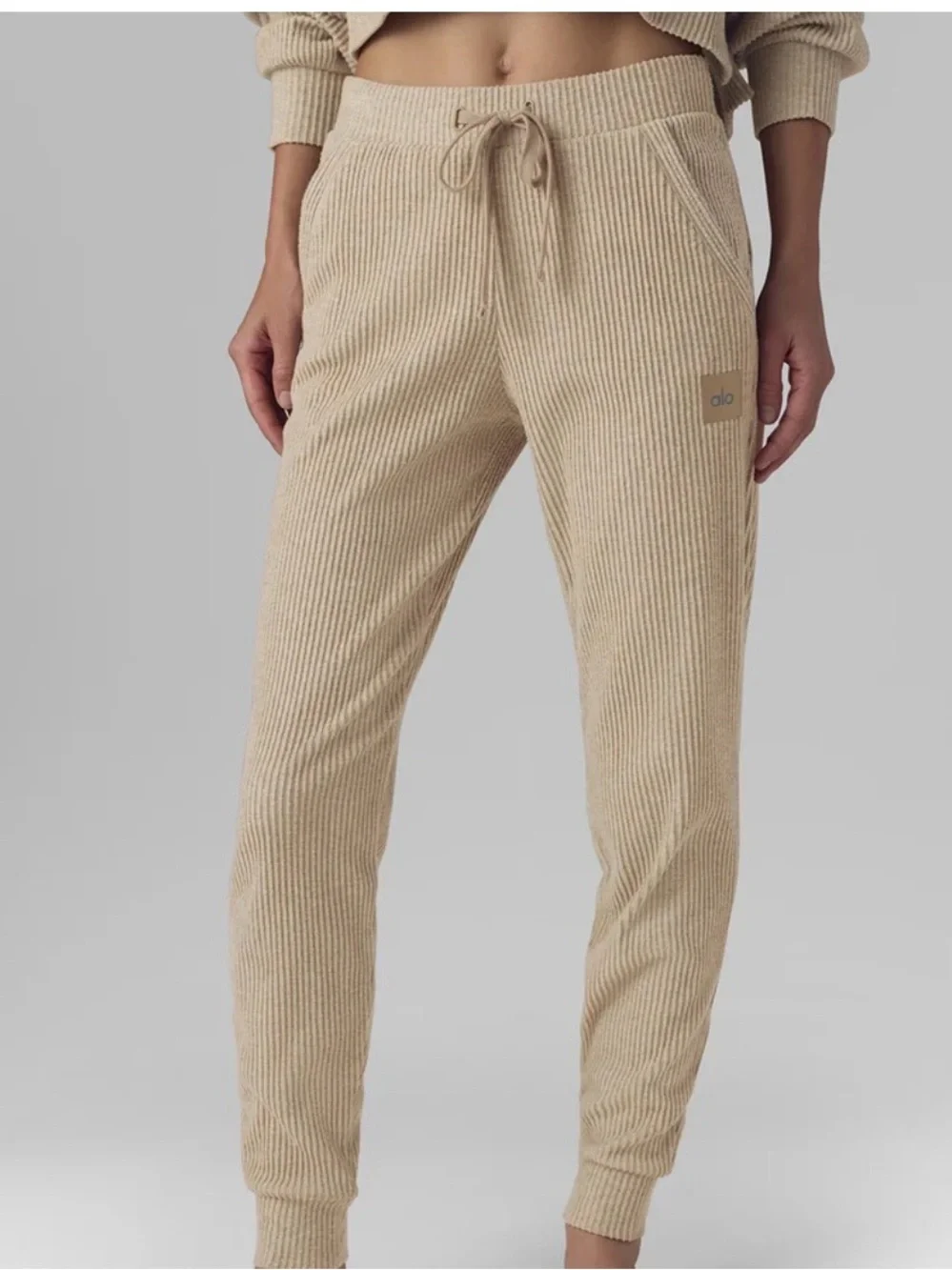 Alo yoga muse sweatpants size xs